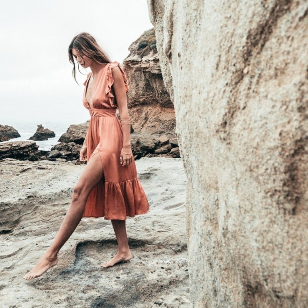 29915 Plunging Midi Dress